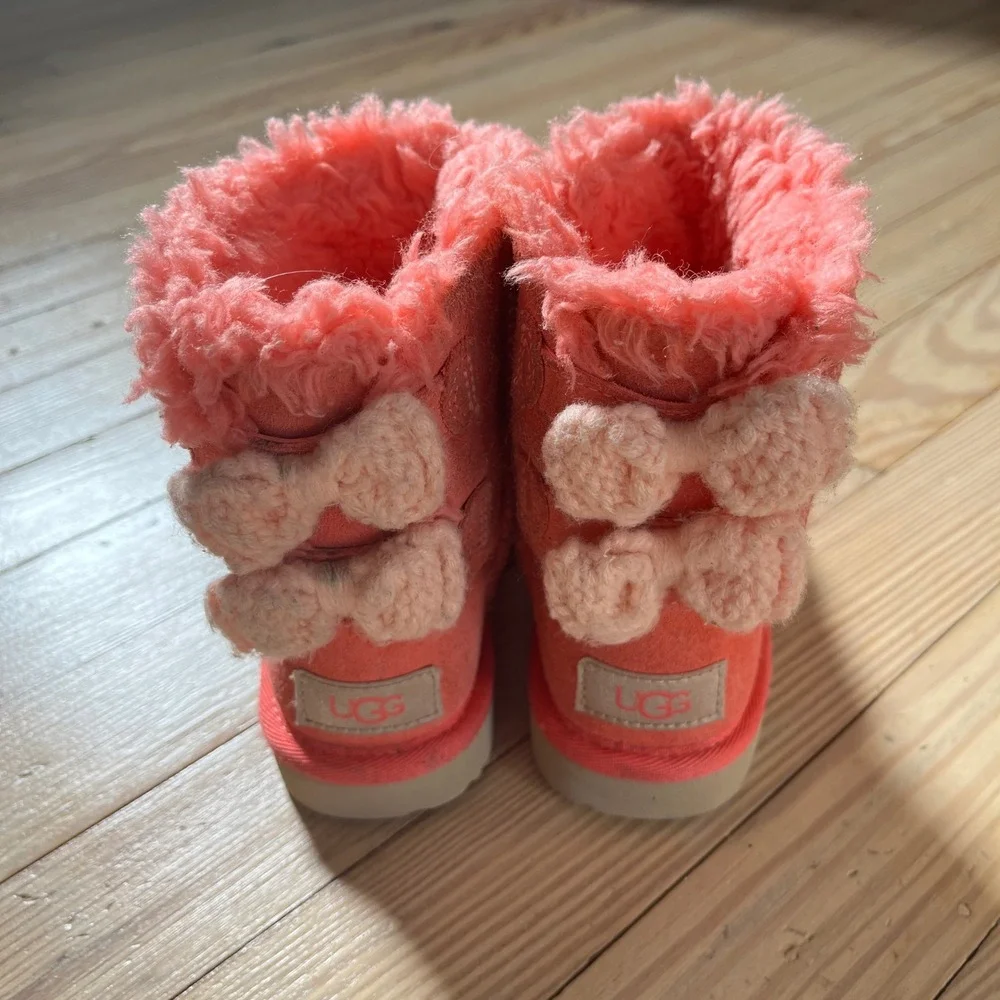 UGG Bailey Bow II Toddler Boots Size 9 Coral Pink Suede Double Bow 1153640T